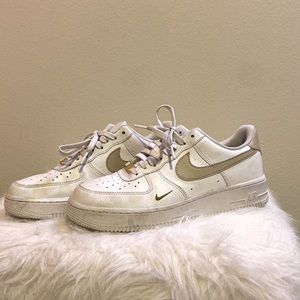 🔥NIKE AIR FORCE 1 GOLD🔥